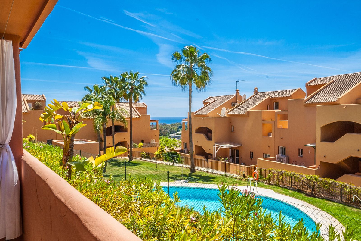 3 Bedroom Apartment  in Elviria