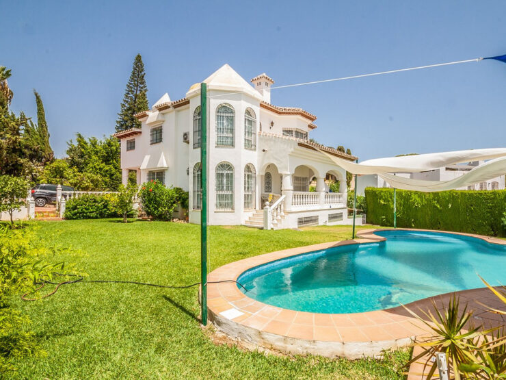 5 Bedroom Villa  in Elviria