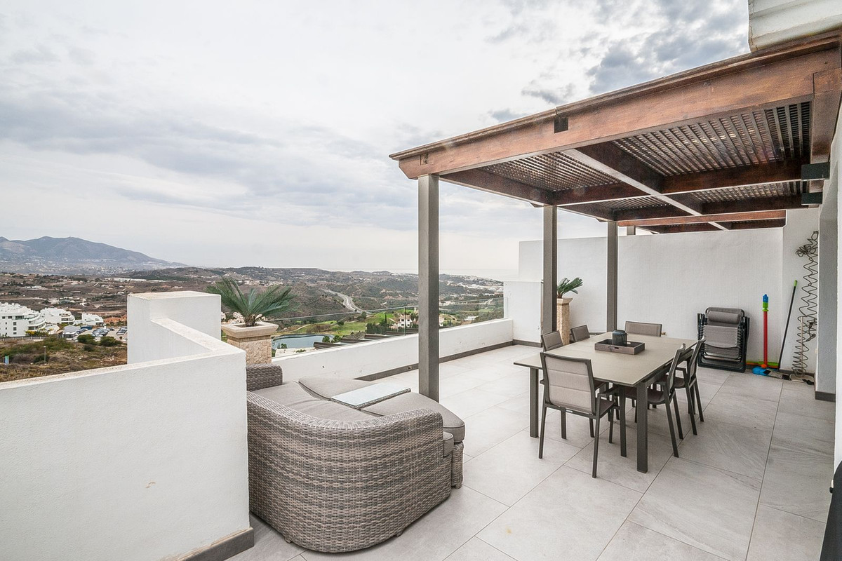 3 Bedroom Penthouse in Calanova Golf