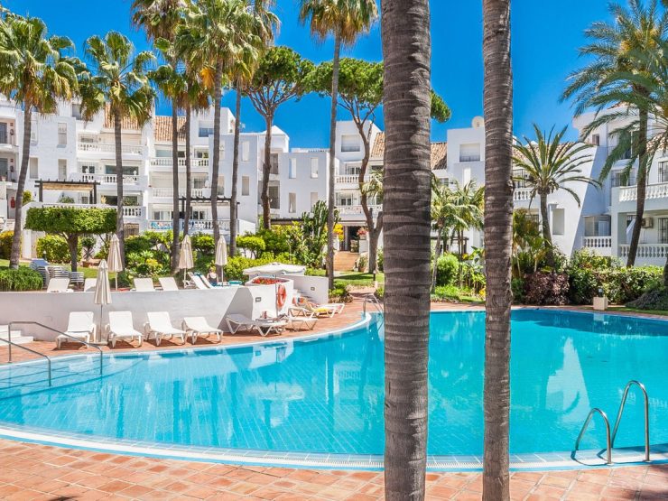3 Bedroom Apartment  in Elviria