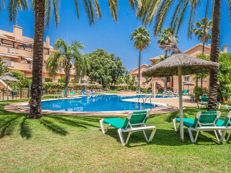 3 Bedroom Apartment  in Elviria