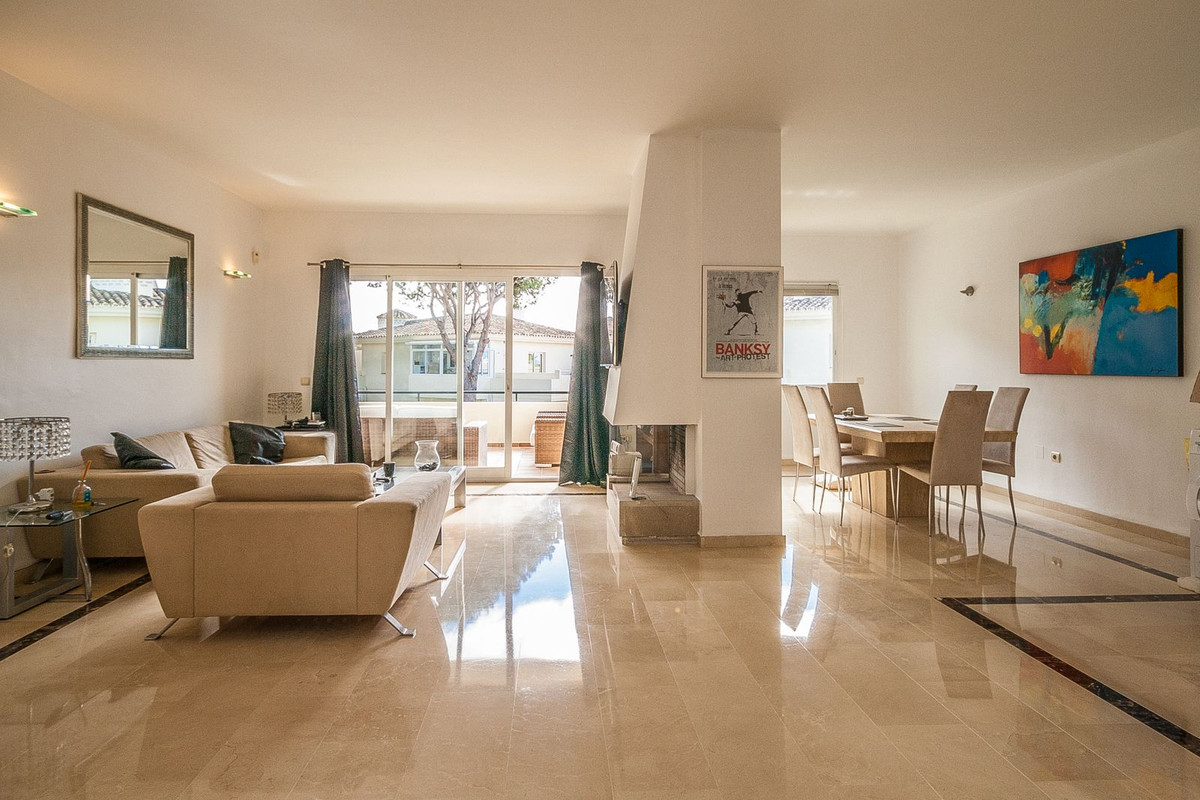 2 Bedroom Apartment  in Cabopino