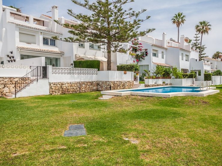4 Bedroom Townhouse  in El Rosario