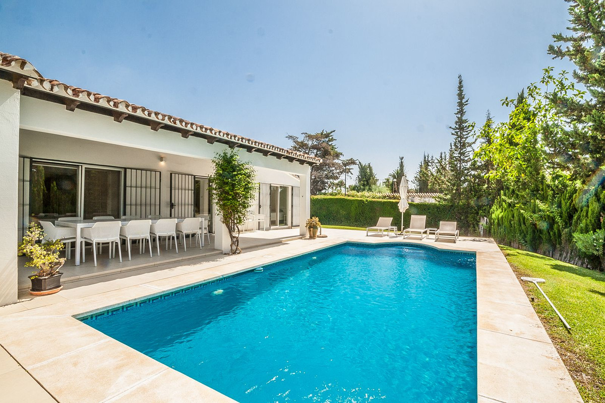 5 Bedroom Villa  in Elviria