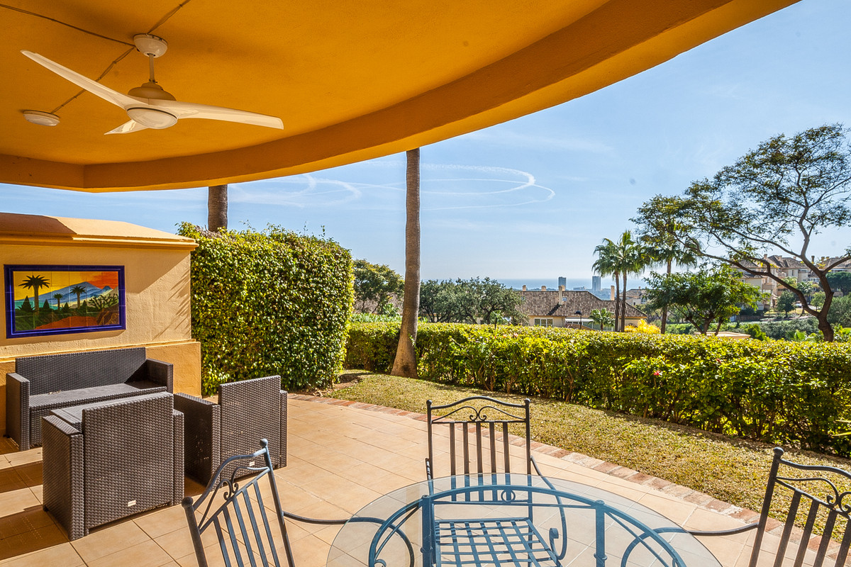 2 Bedroom Apartment  in Elviria