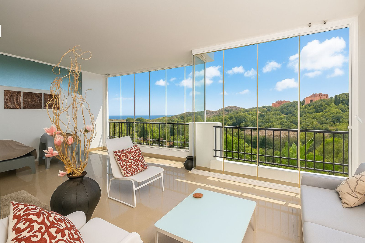 2 Bedroom Apartment  in Elviria