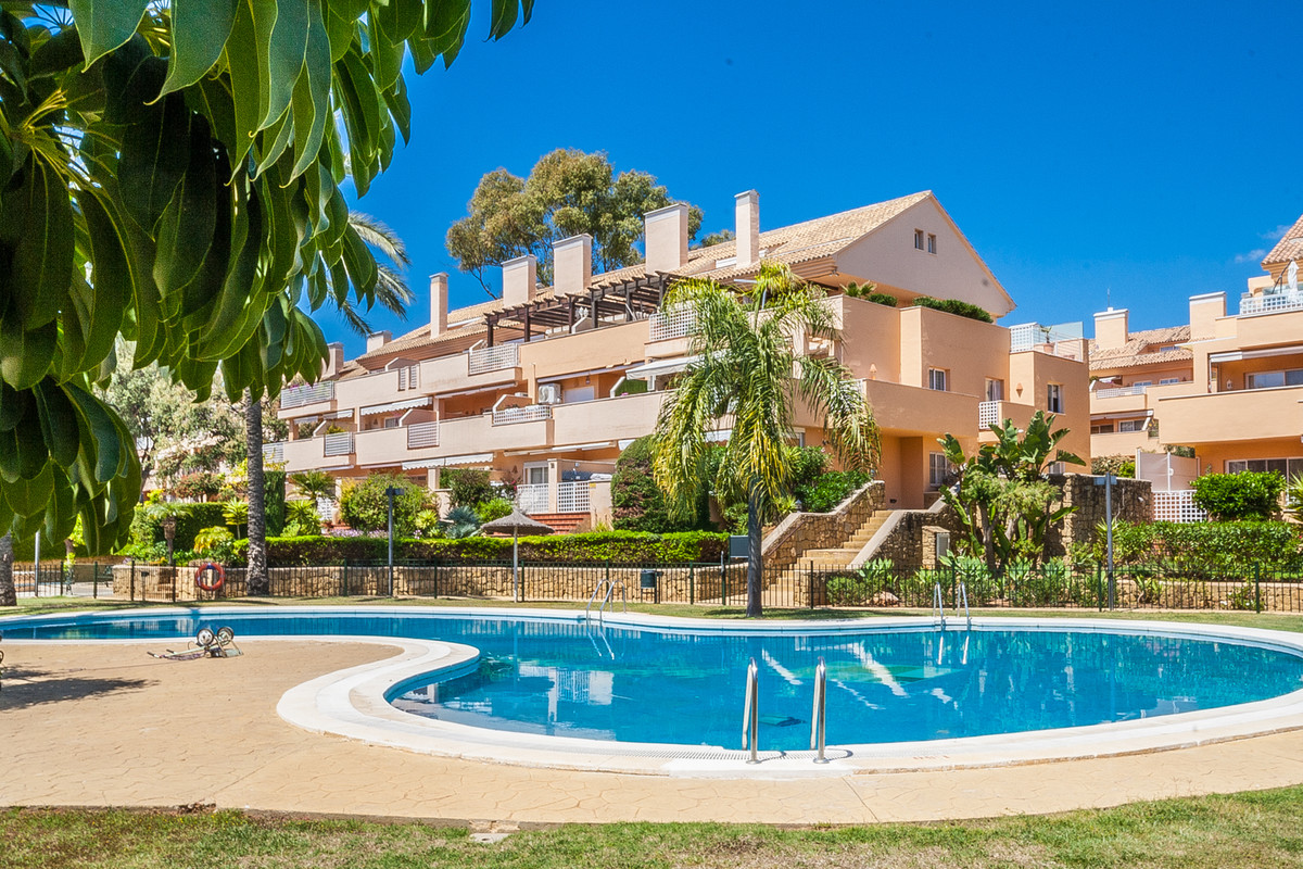 3 Bedroom Apartment  in Elviria