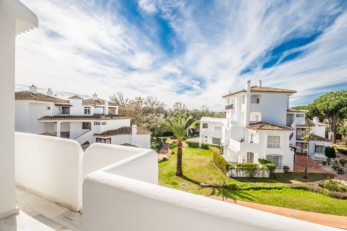 2 Bedroom Apartment  in Elviria