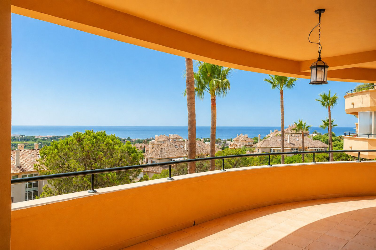 3 Bedroom Apartment  in Elviria