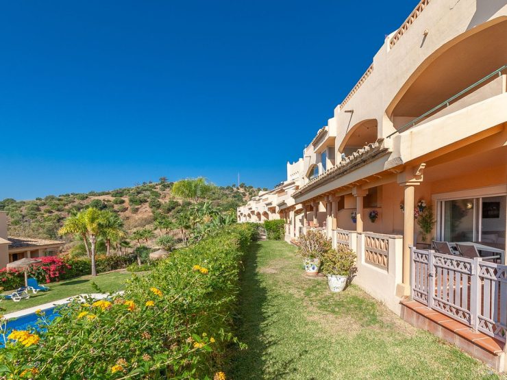 2 Bedroom Apartment  in Elviria