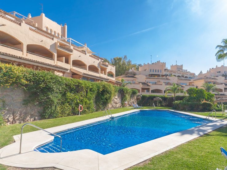 2 Bedroom Apartment  in Elviria